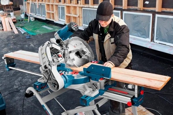 Todo sobre la Sierra Ingletadora o de inglete y las Ingletadoras Telescópicas 1